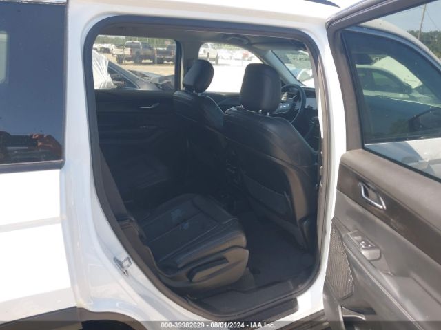 1C4RJJAG9P8825875 Jeep Grand Cherokee L Laredo 4x2