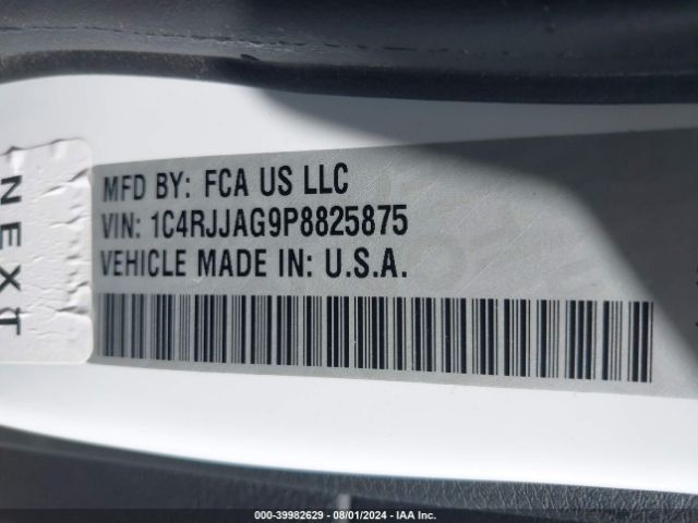 1C4RJJAG9P8825875 Jeep Grand Cherokee L Laredo 4x2
