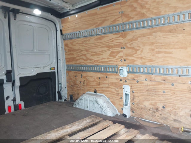 Ford Transit-250 2018 1FTYR1CM9JKB45850 Image 8