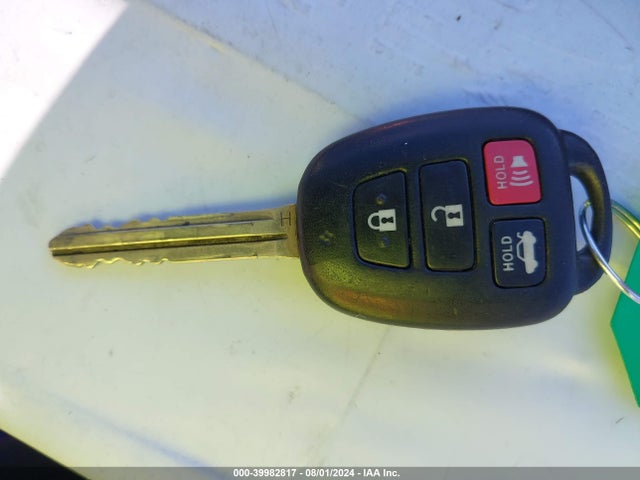 Toyota COROLLA LE 2016 2T1BURHEXGC692561 Image 11
