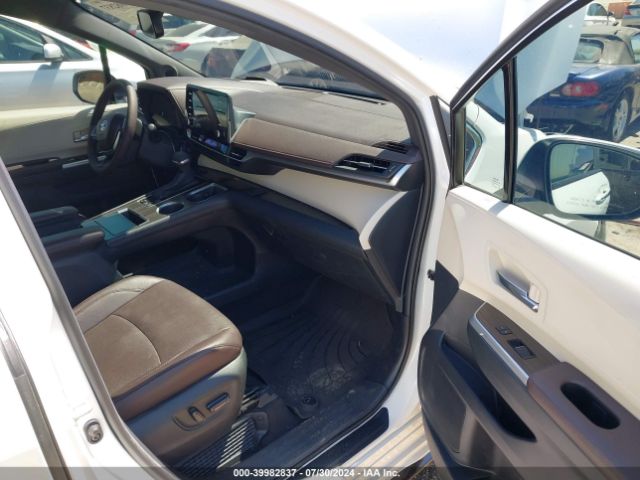 5TDERKEC0PS147923 Toyota Sienna Platinum