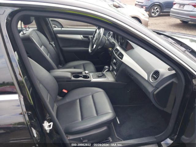 WDDGF8AB3ER305254 Mercedes-Benz C 300 Luxury 4matic/sport 4matic