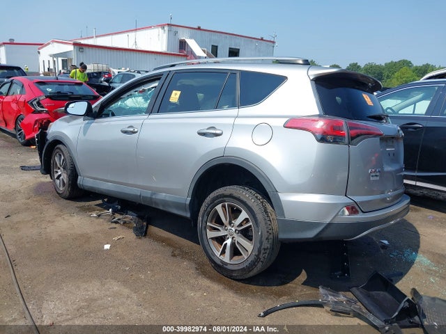 Toyota Rav4 Xle 2017 2T3RFREV7HW559048 Image 3