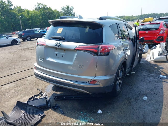 Toyota Rav4 Xle 2017 2T3RFREV7HW559048 Image 4