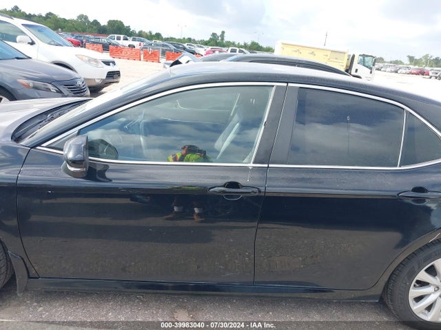 Toyota CAMRY LE 2018 4T1B11HK7JU597526 Image 14