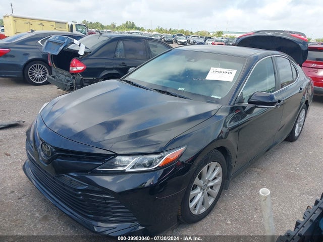 Toyota CAMRY LE 2018 4T1B11HK7JU597526 Image 2