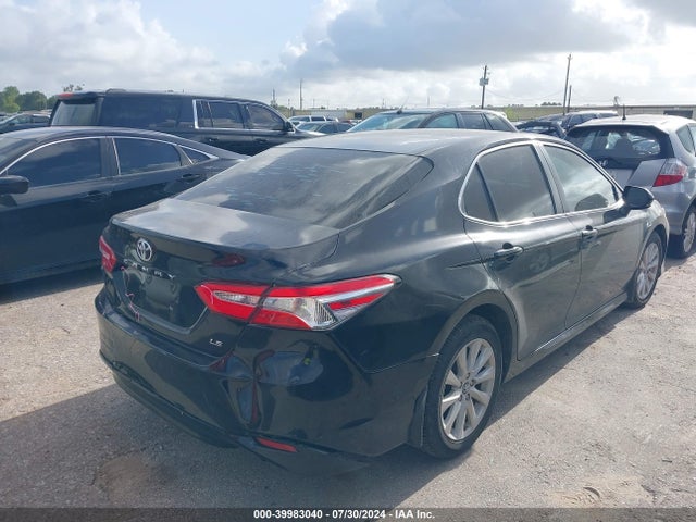 Toyota CAMRY LE 2018 4T1B11HK7JU597526 Image 4