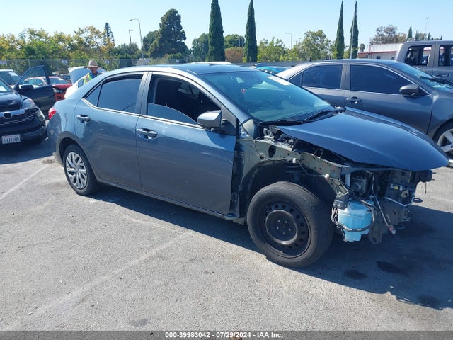 Toyota COROLLA LE 2019 2T1BURHE8KC241993 Image 1