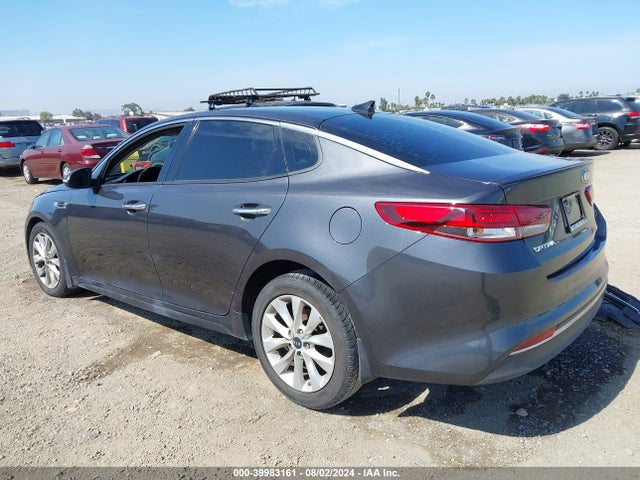 KIA Optima S 2018 5XXGT4L33JG246303 Image 3