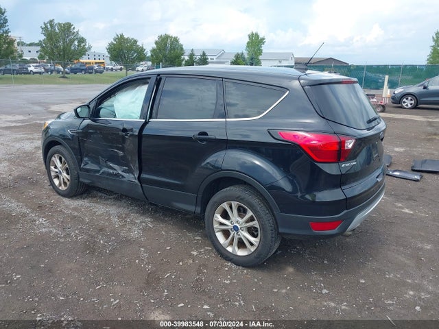 1FMCU9GD4KUB22821 Ford ESCAPE SE