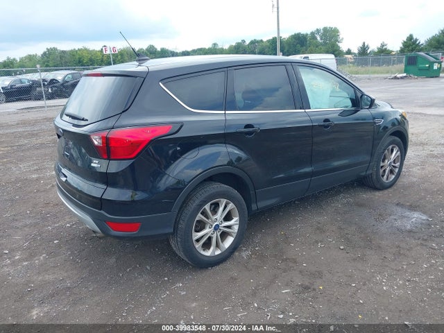 1FMCU9GD4KUB22821 Ford ESCAPE SE