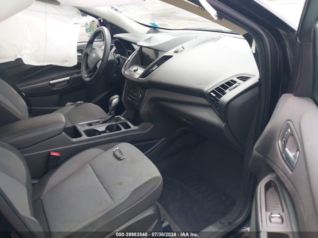 1FMCU9GD4KUB22821 Ford ESCAPE SE