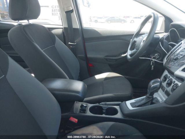 1FADP3F27EL392784 Ford FOCUS SE