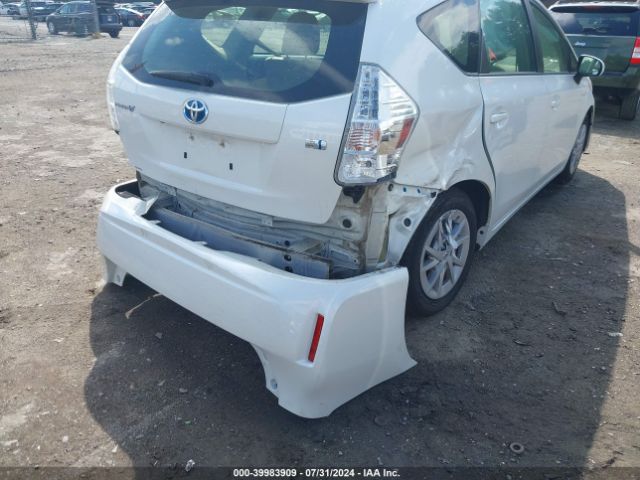 JTDZN3EU1E3295198 Toyota Prius V Three