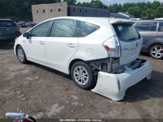 JTDZN3EU1E3295198 Toyota Prius V Three