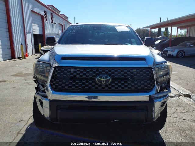 5TFUY5F12JX723445 Toyota Tundra Sr5 5.7l V8