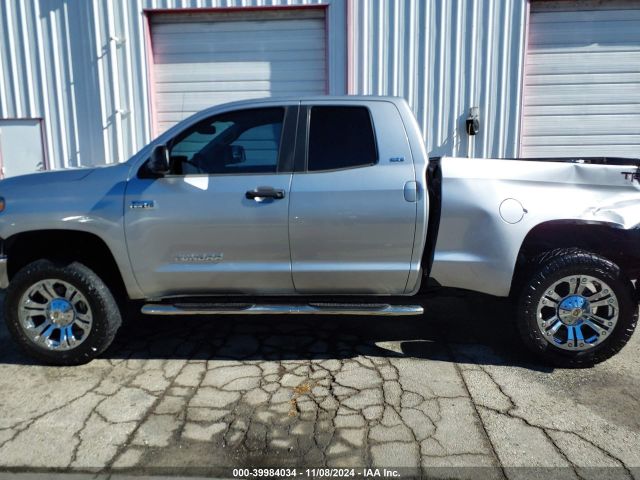 5TFUY5F12JX723445 Toyota Tundra Sr5 5.7l V8