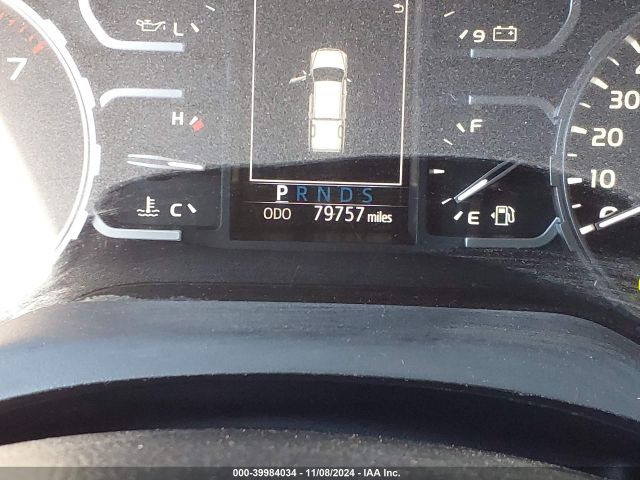 5TFUY5F12JX723445 Toyota Tundra Sr5 5.7l V8
