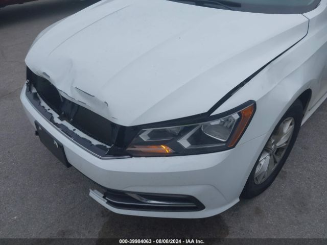 1VWAT7A38GC058781 Volkswagen Passat 1.8t S