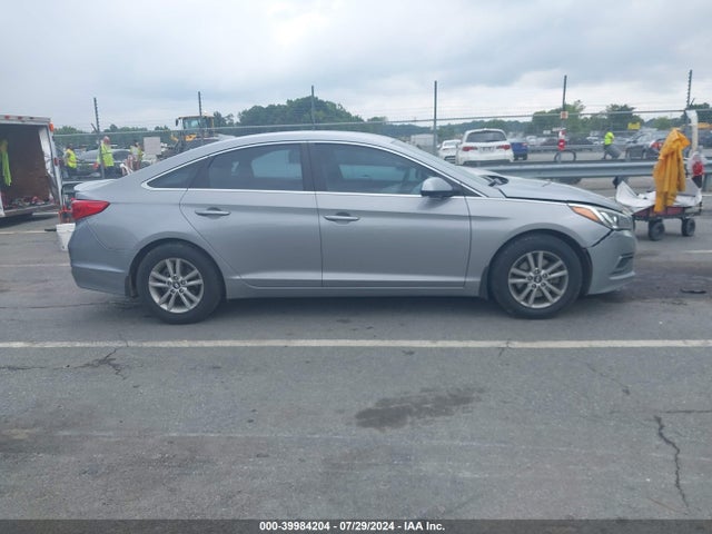 Hyundai SONATA SE 2016 5NPE24AF7GH310850 Image 13