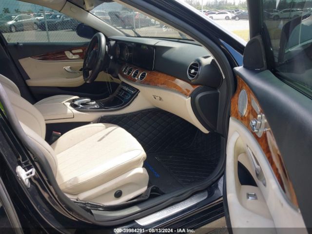 WDDZF4JB0JA459883 Mercedes-Benz E 300