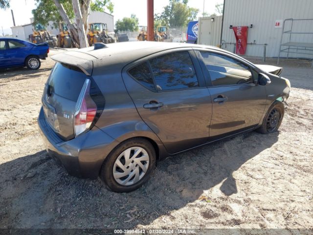JTDKDTB31F1580979 Toyota Prius C One