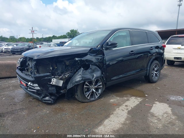 Toyota Highlander Le 2019 5TDZARFH4KS042418 Image 2