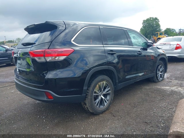 Toyota Highlander Le 2019 5TDZARFH4KS042418 Image 4