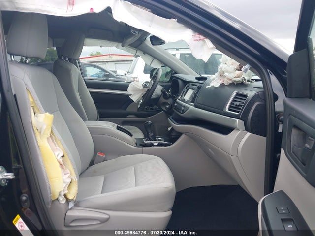 Toyota Highlander Le 2019 5TDZARFH4KS042418 Image 5