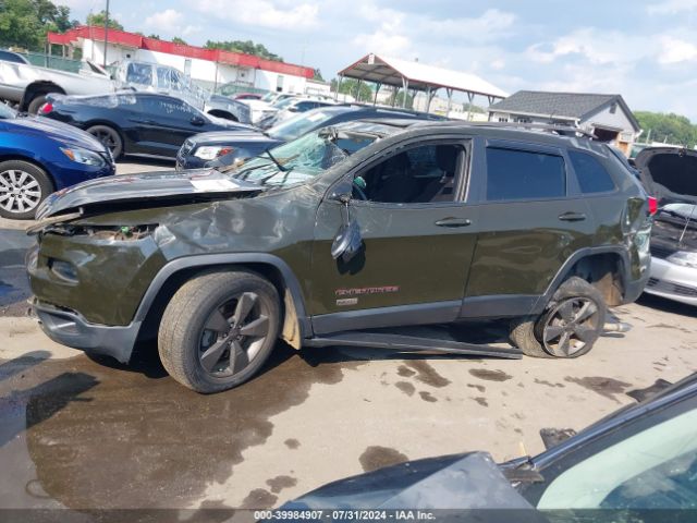 1C4PJMCB2GW371586 Jeep Cherokee 75th Anniversary