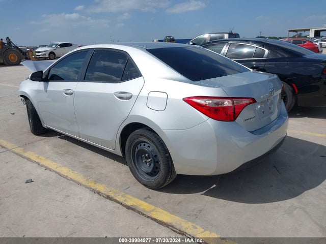 Toyota COROLLA LE 2017 5YFBURHE3HP718113 Image 3