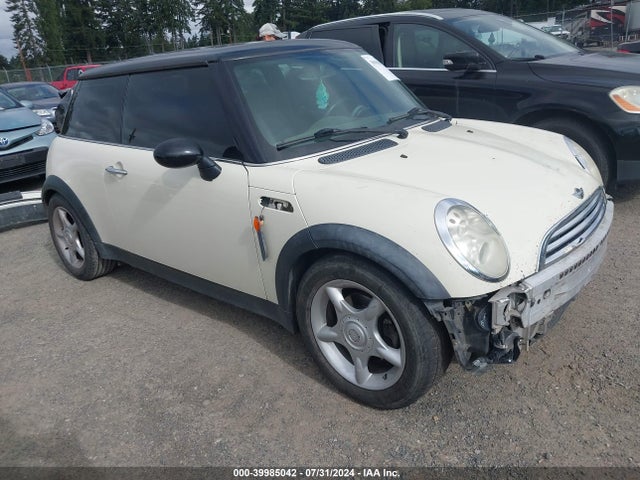 2006 MINI COOPER WMWRC33596TK64023 Photo 0