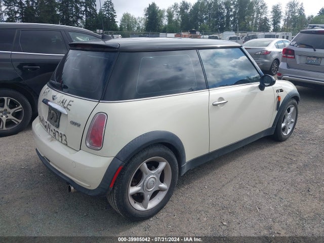 2006 MINI COOPER WMWRC33596TK64023 Photo 3