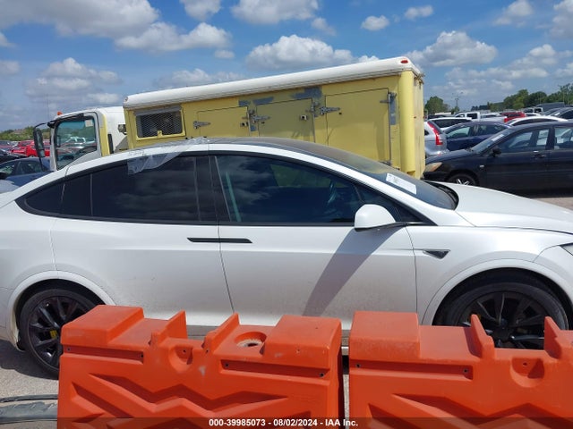 Tesla Model X 60d/70d/75d/90d 2016 5YJXCAE2XGF003439 Image 14