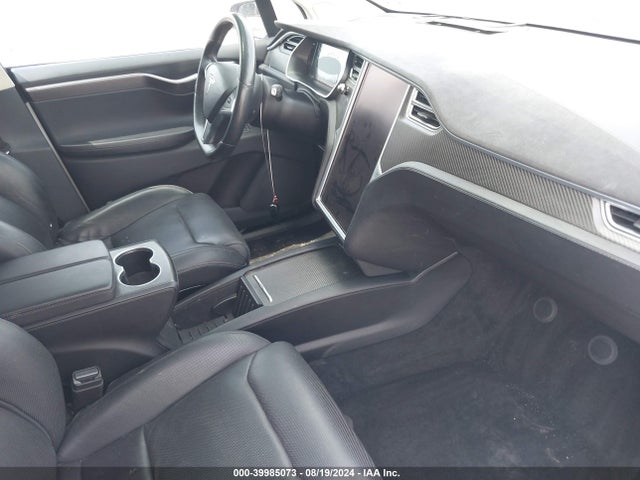 Tesla Model X 60d/70d/75d/90d 2016 5YJXCAE2XGF003439 Image 5
