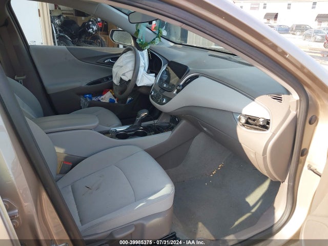 1G1ZD5ST4NF120560 Chevrolet Malibu Fwd Lt