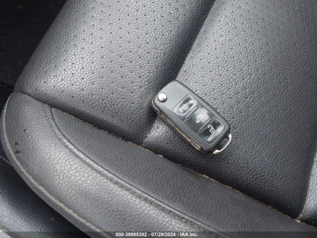 WVGAV3AX2EW526262 Volkswagen TIGUAN SE