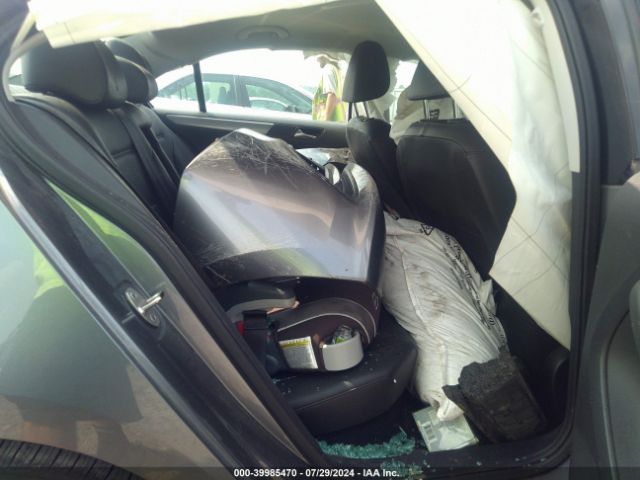 3VWD17AJ5FM413761 Volkswagen Jetta 1.8t Se