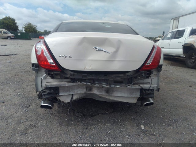 2011 JAGUAR XJ SAJWA2GB4BLV01793 Photo 5