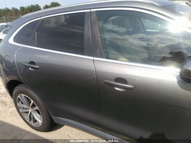 SADCJ2FXXKA610855 Jaguar F-pace 25t Premium