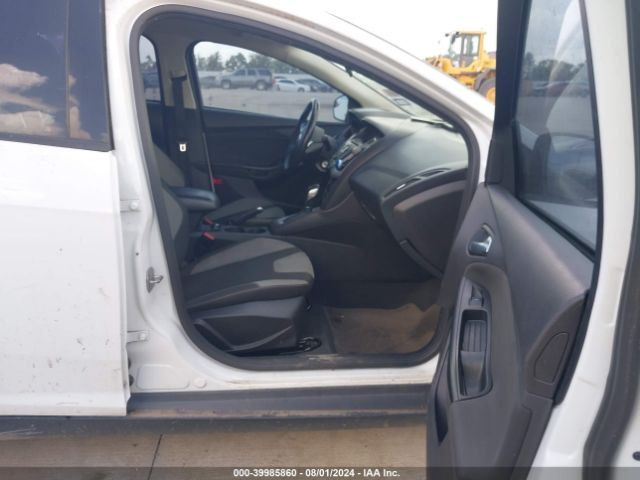 1FADP3F2XEL275930 Ford FOCUS SE