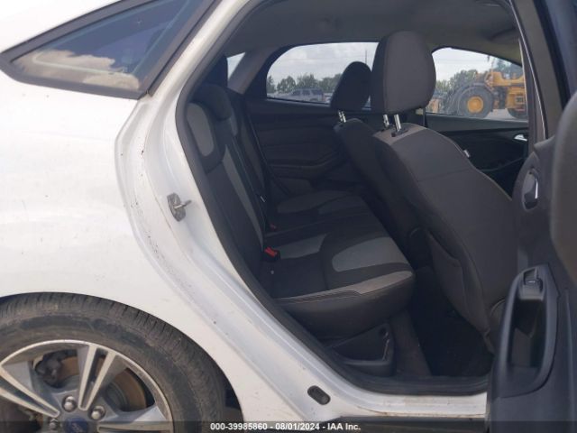 1FADP3F2XEL275930 Ford FOCUS SE