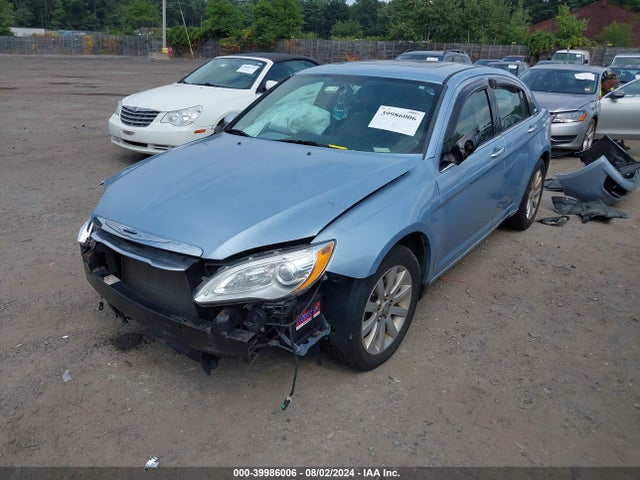 1C3CCBCG5EN156512 Chrysler 200 Limited