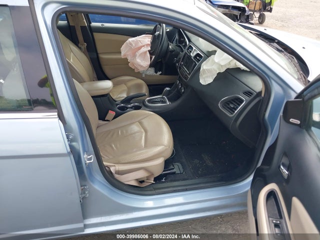 1C3CCBCG5EN156512 Chrysler 200 Limited