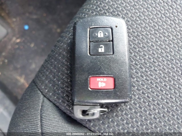 Toyota Rav4 Xle 2018 JTMRFREV2JJ717543 Image 11
