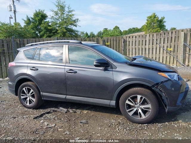 Toyota Rav4 Xle 2018 JTMRFREV2JJ717543 Image 13