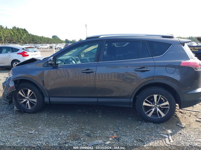 Toyota Rav4 Xle 2018 JTMRFREV2JJ717543 Image 14