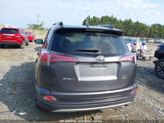 Toyota Rav4 Xle 2018 JTMRFREV2JJ717543 Image 16
