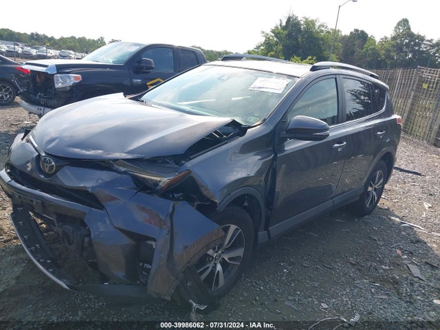 Toyota Rav4 Xle 2018 JTMRFREV2JJ717543 Image 2