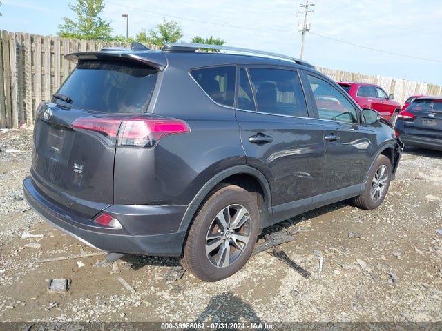 Toyota Rav4 Xle 2018 JTMRFREV2JJ717543 Image 4